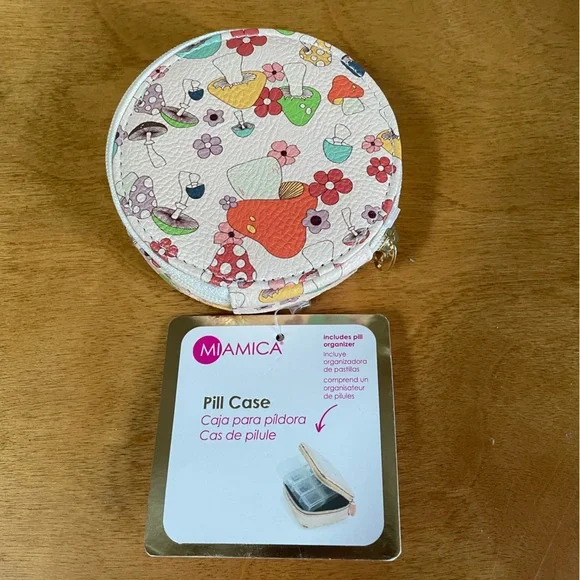 NWT Urban Outfitters x Miamica UO Daily Pill Case - Picture 4 of 8